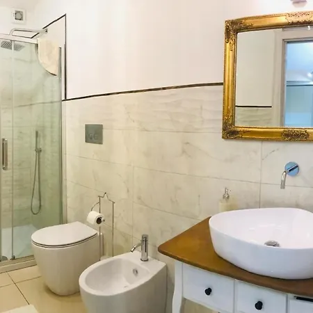 Camera Privata “un Nido A Castello” Guest house